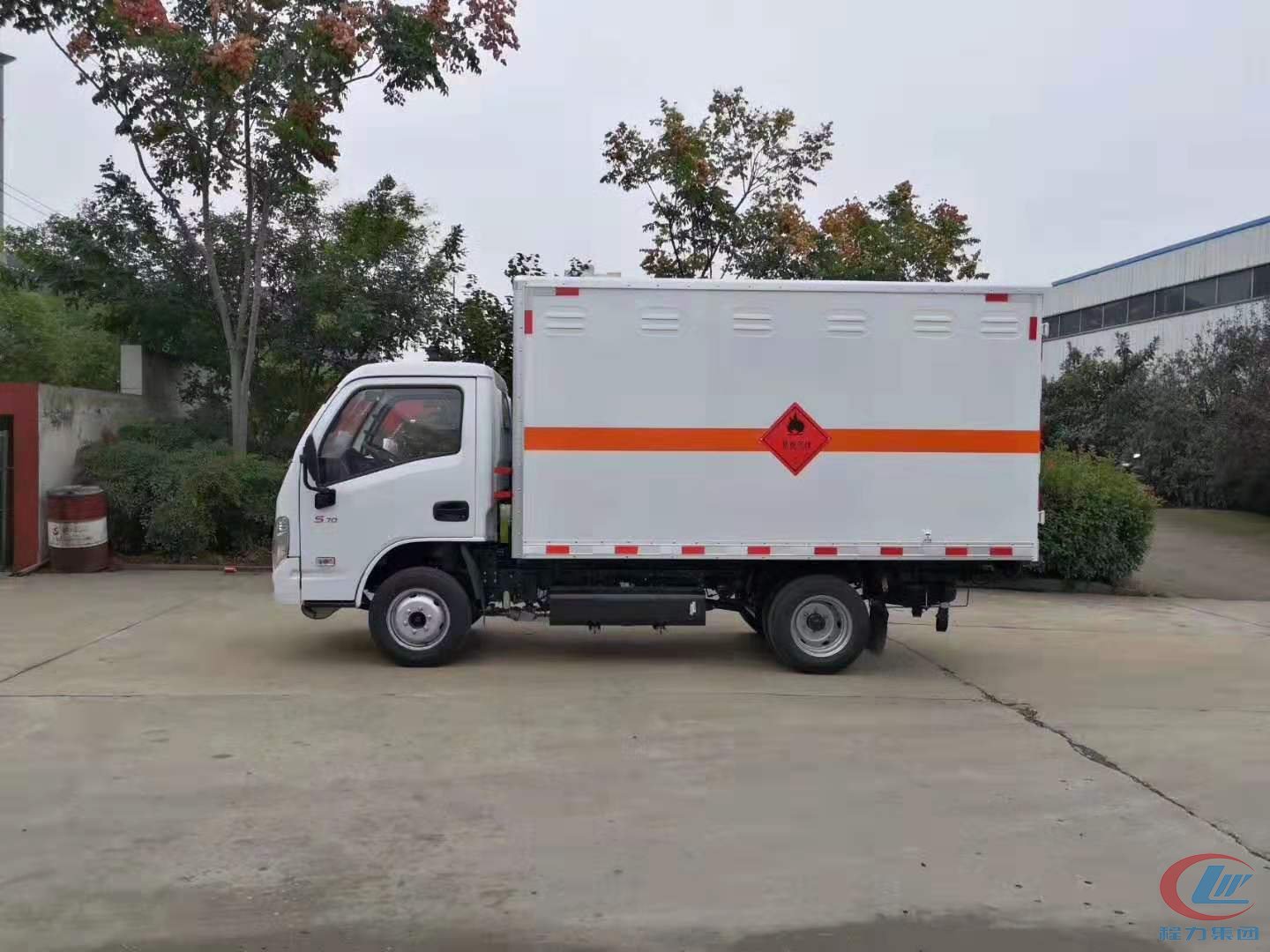程力集团跃进小福星易燃气体厢式运输车 实拍图